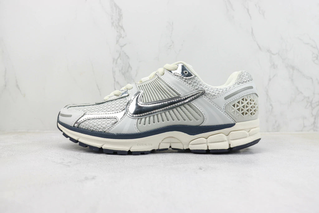 Nike Zoom Vomero 5 Photon Dust Metallic Silver